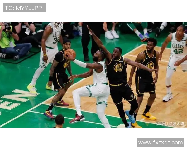 南京网球队战术引发热议球迷与专家观点交锋分析 南京网球队战术引发热议球迷与专家观点交锋分析